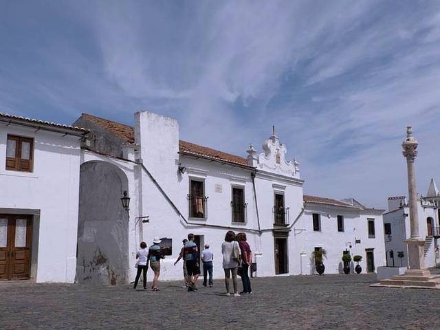 Dia completo, Évora/Castelo de Monsaraz. — 2