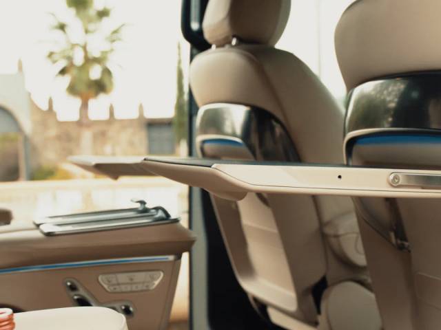 Luxury Private Airport Transfer in Porto — 3