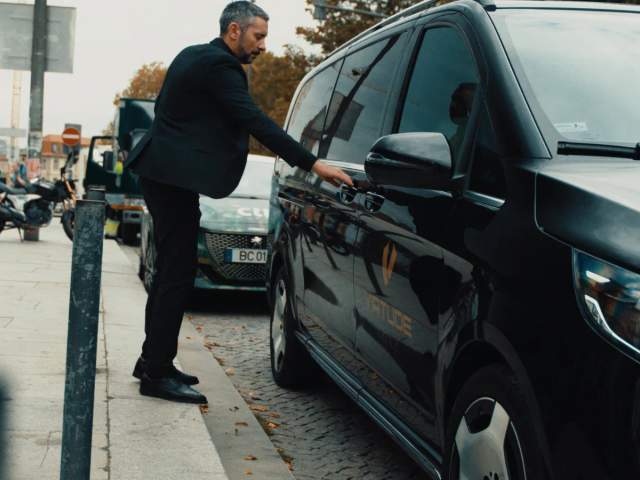 Luxury Private Airport Transfer in Porto