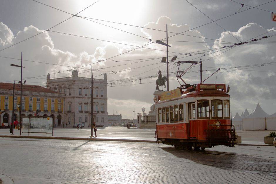 Transfer de Setúbal (Hotel/Estação) para Lisboa (Hotel/Aeroporto) – Ponte 25 de Abril
