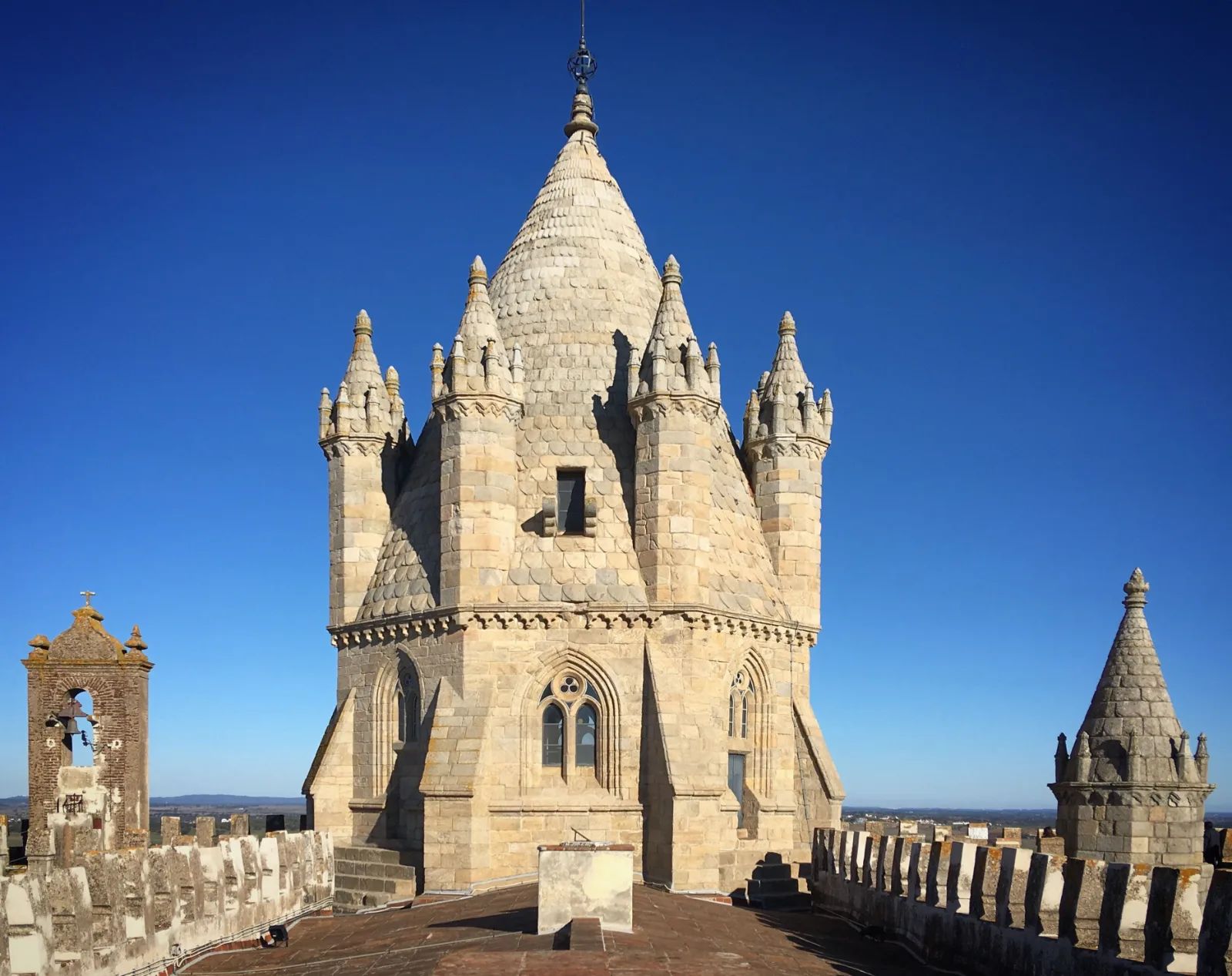 Castelos e Vilas do Alentejo: Evoramonte, Estremoz e Monsaraz — Privado — 3