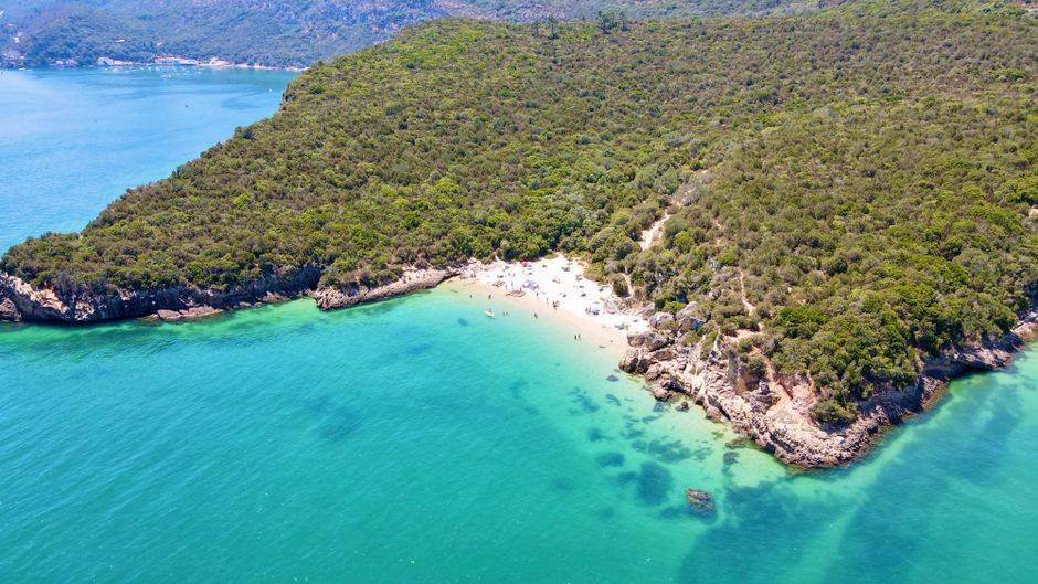 Traslado de Lisboa (hotel/aeropuerto) a Sesimbra – Castillo de Sesimbra
