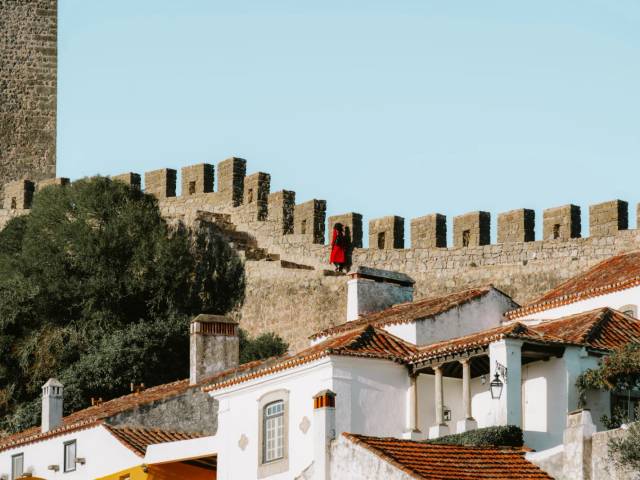 Mira de Aire, Buddha Eden e Óbidos: Três Cenários num Tour Privado — 2