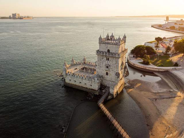 Transfer de Coimbra (Hotel/Estação) para Lisboa (Hotel/Aeroporto) – Elétrico 28