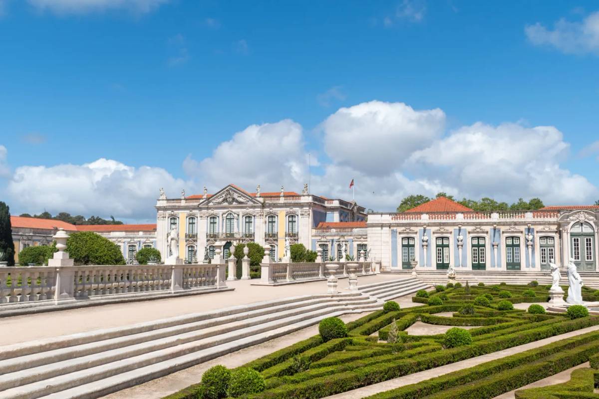From Queluz to the Atlantic: Palace, Cliffs and Cascais in a Private Tour