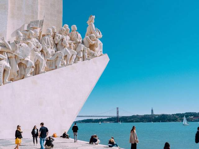 Traslado desde Comporta (hotel/resort) hasta Lisboa (hotel/aeropuerto) – Praça do Comércio