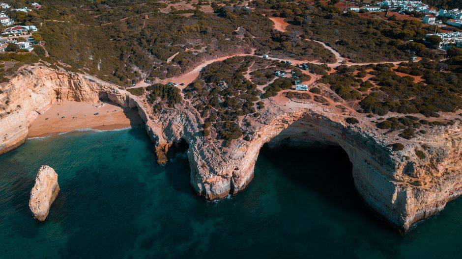 Grutas de Benagil e Observação de Golfinhos com Biólogo Marinho