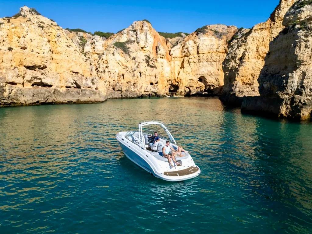 Passeio Privado de Barco de 2 Horas pela Costa de Lagos