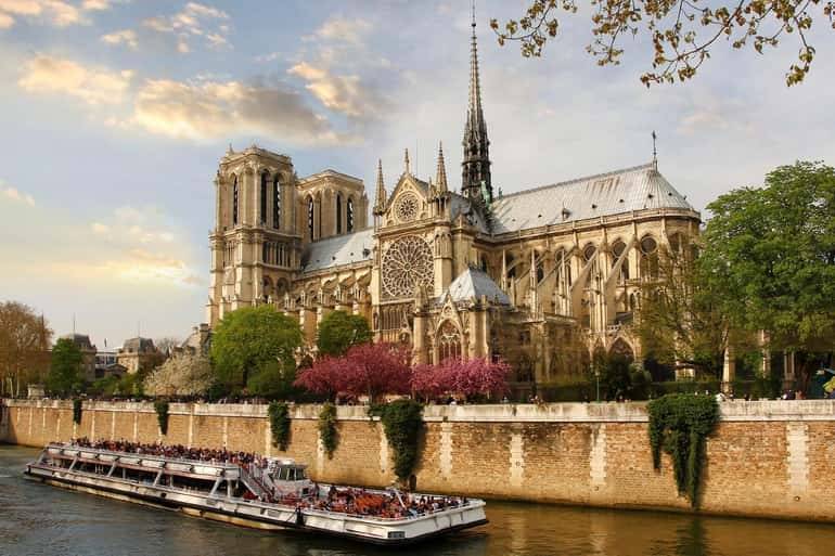 Grupo pequeno|Visita guiada a Notre-Dame e à Île de la Cité