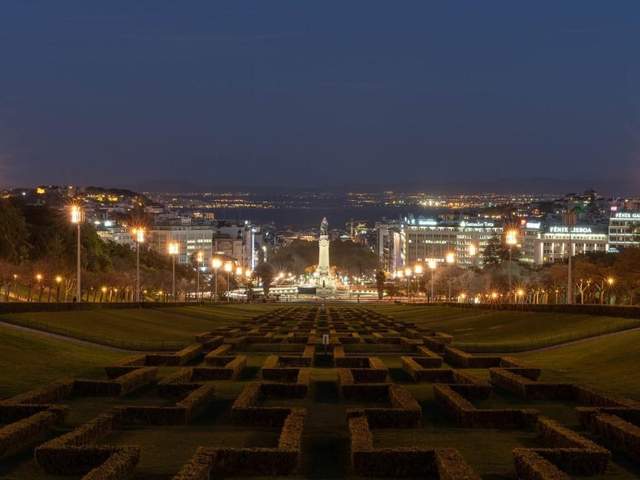 Nacht in Lissabon mit Fahrer — 4 Stunden