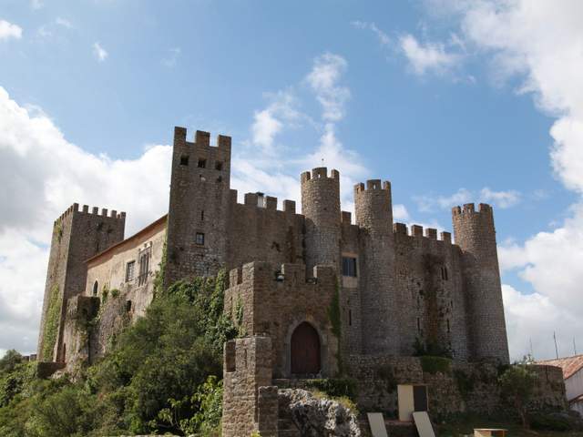 Óbidos → Nazaré → Alcobaça — dia inteiro