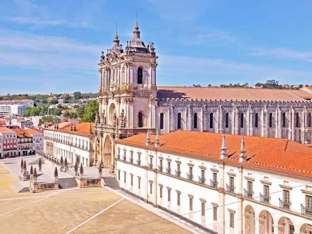 Óbidos → Nazaré → Alcobaça → Fátima → Batalha — 2