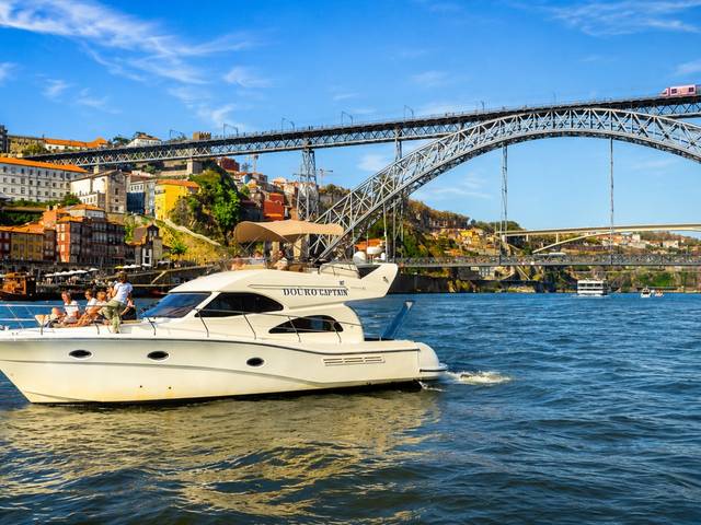Cruzeiro de Iate de Luxo no Rio Douro com Vinho do Porto e Opção Pôr do Sol — 3