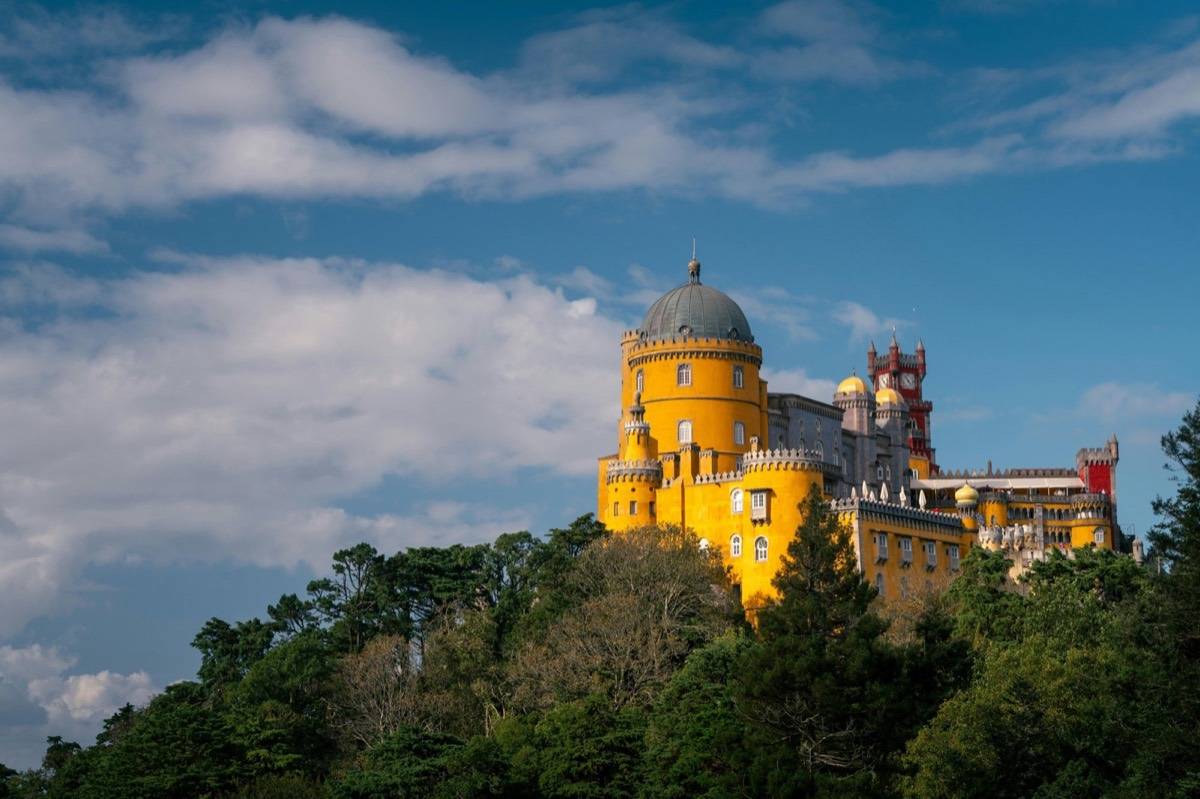 Sintra Half-Day Small-Group Tour with Pena Palace Ticket