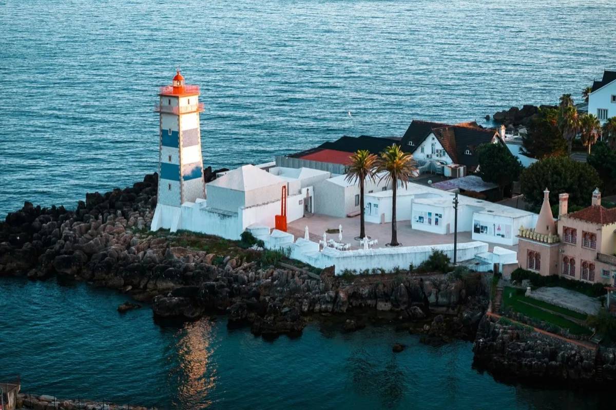 Private Sintra & Cascais Tour from Lisbon with Pena Palace Ticket