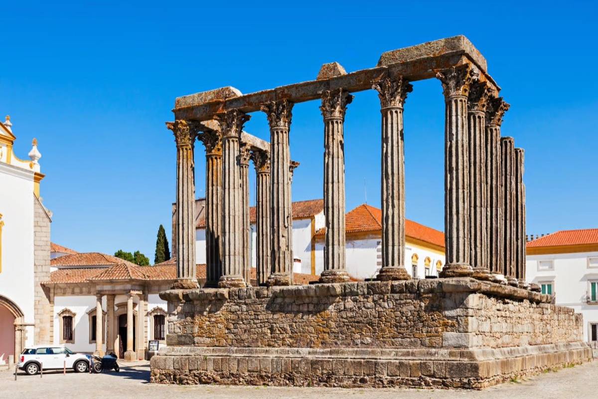 Évora & Alentejo Private Wine Tour from Lisbon