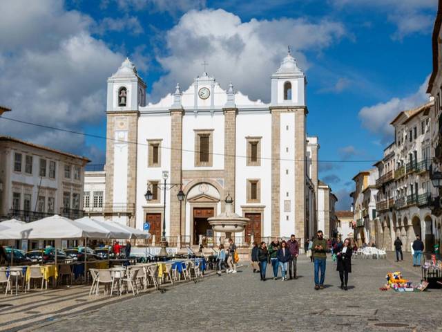 Évora & Alentejo Private Wine Tour from Lisbon — 3