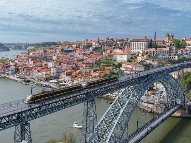 4-Day Northern Circuit: Douro, Porto, Coimbra, Tomar, Nazaré, and Óbidos — 3