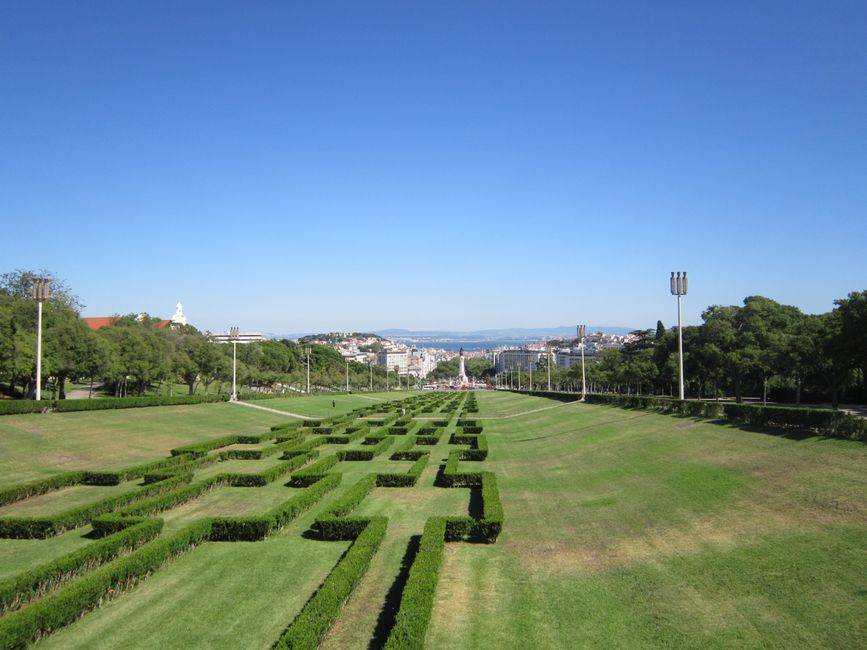VISITE PRIVÉE du parc Garden of Peace Eden, Fátima, Nazaré, Óbidos, Batalha