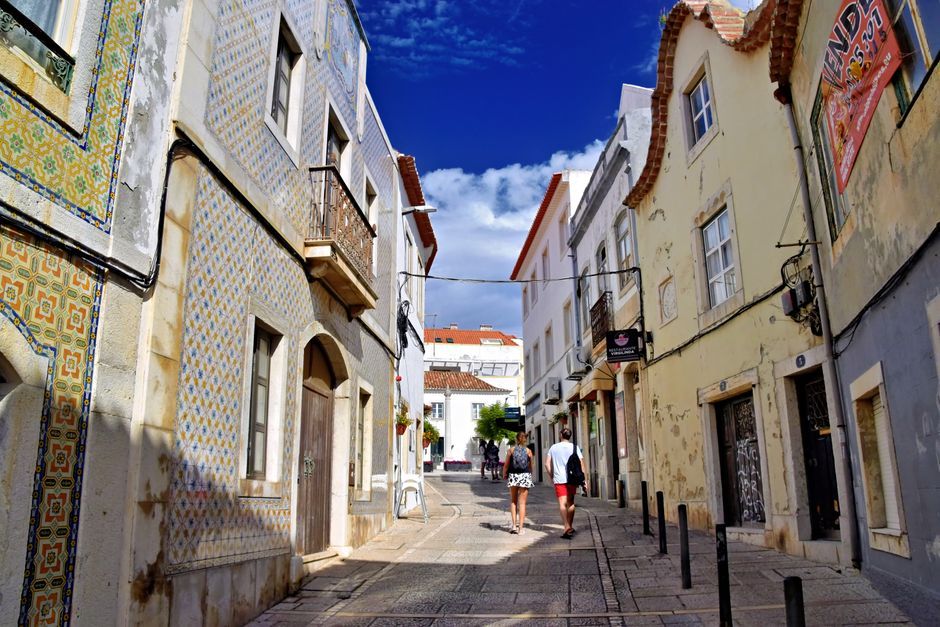 Private Tour to a Tile Factory, Setúbal and Évora from Lisbon — 2