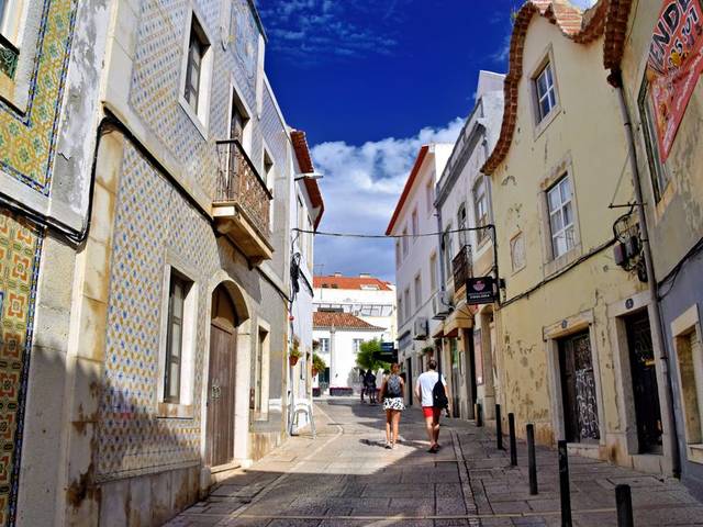 Private Tour to a Tile Factory, Setúbal and Évora from Lisbon — 2