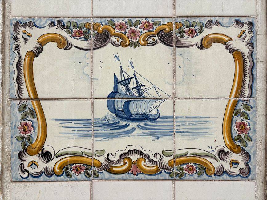 Private Tour to a Tile Factory, Setúbal and Évora from Lisbon