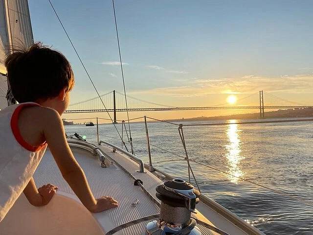 Balade en bateau au coucher du soleil à Lisbonne — 3