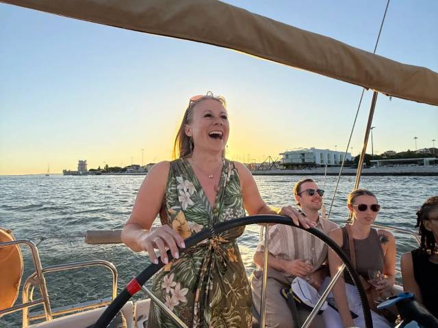 Lisbon Sunset Sailing – Small Group (max 10) Wine & History — 3