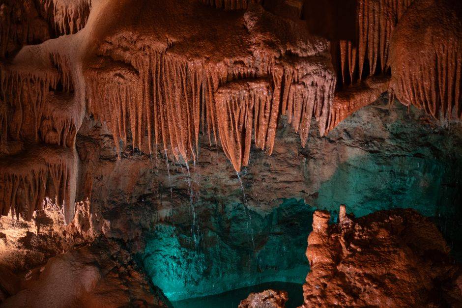 Tour Privado: Grutas de Mira de Aire, Buddha Eden e Óbidos