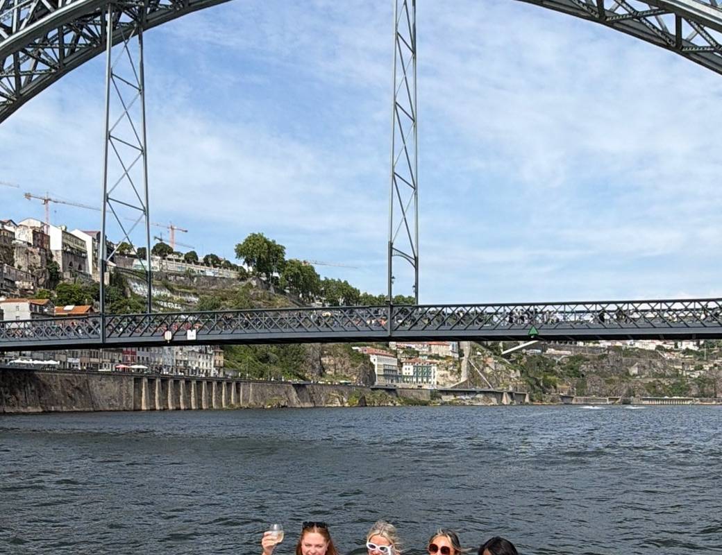 Shared Seven Bridges or Sunset Cruise
